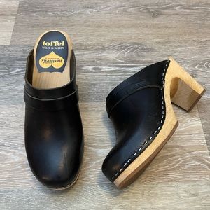 Swedish Hasbeens Clogs 🖤